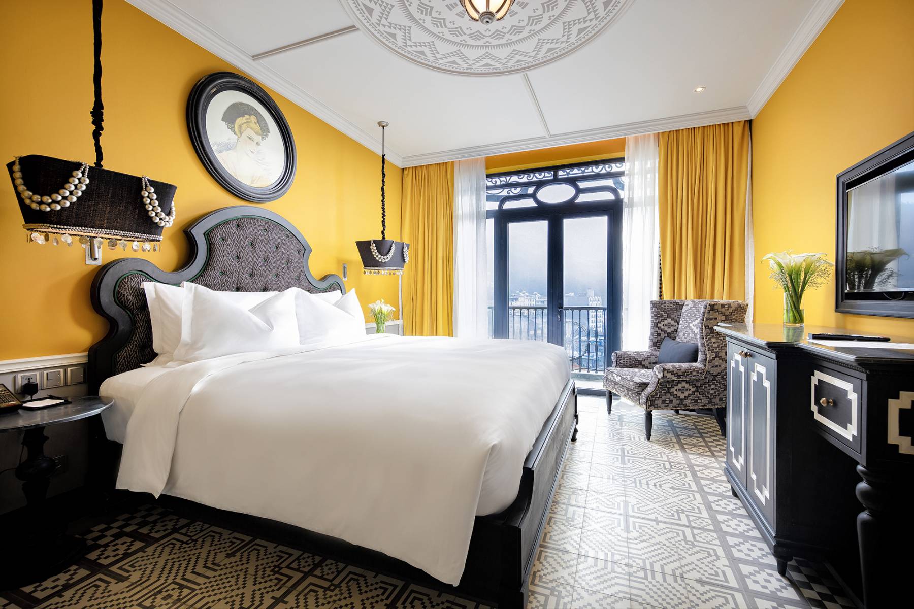 Khách sạn Mgallery Sapa Hotel De La Coupole nằm ngay ở trung tâm thị trấn Sa Pa