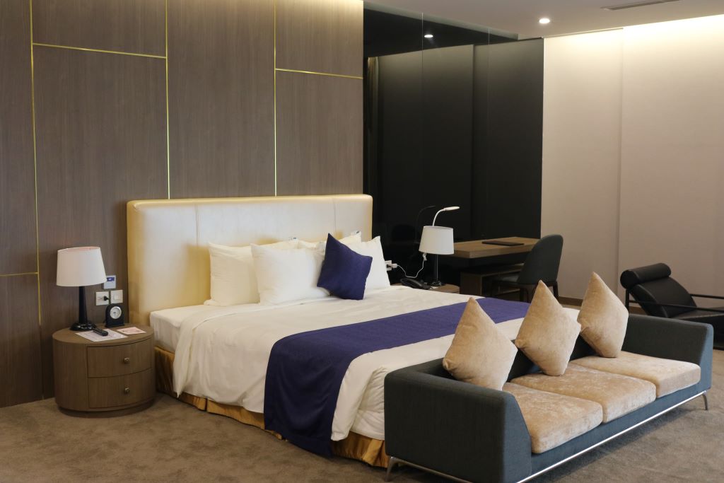 Không gian lộng lẫy và xa hoa của phòng tổng thống tại khách sạn Mường Thanh Luxury Sơn La