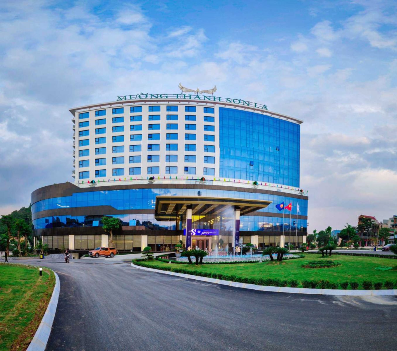 Toàn cảnh khách sạn Mường Thanh Luxury Sơn La 