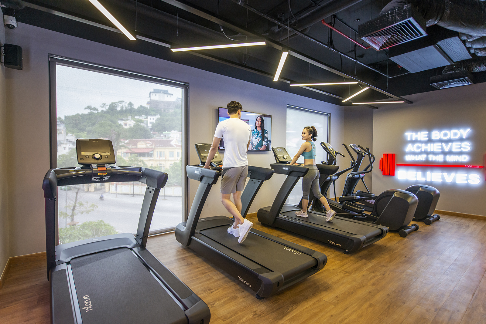 Phòng tập gym hiện đại và đầy đủ tiện nghi