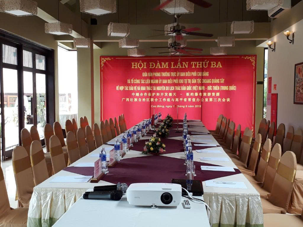 Không gian phòng họp hội nghị rộng rãi, sang trọng.
