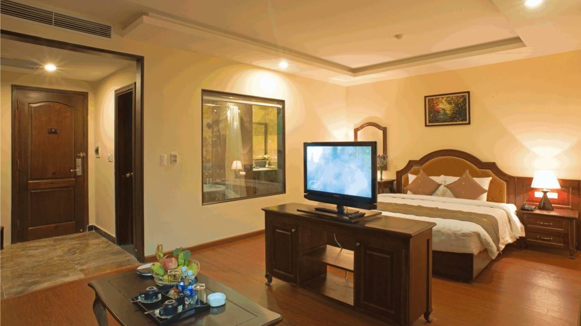 Phòng Deluxe Suite Ocean & Garden View tại The May Legend Catba