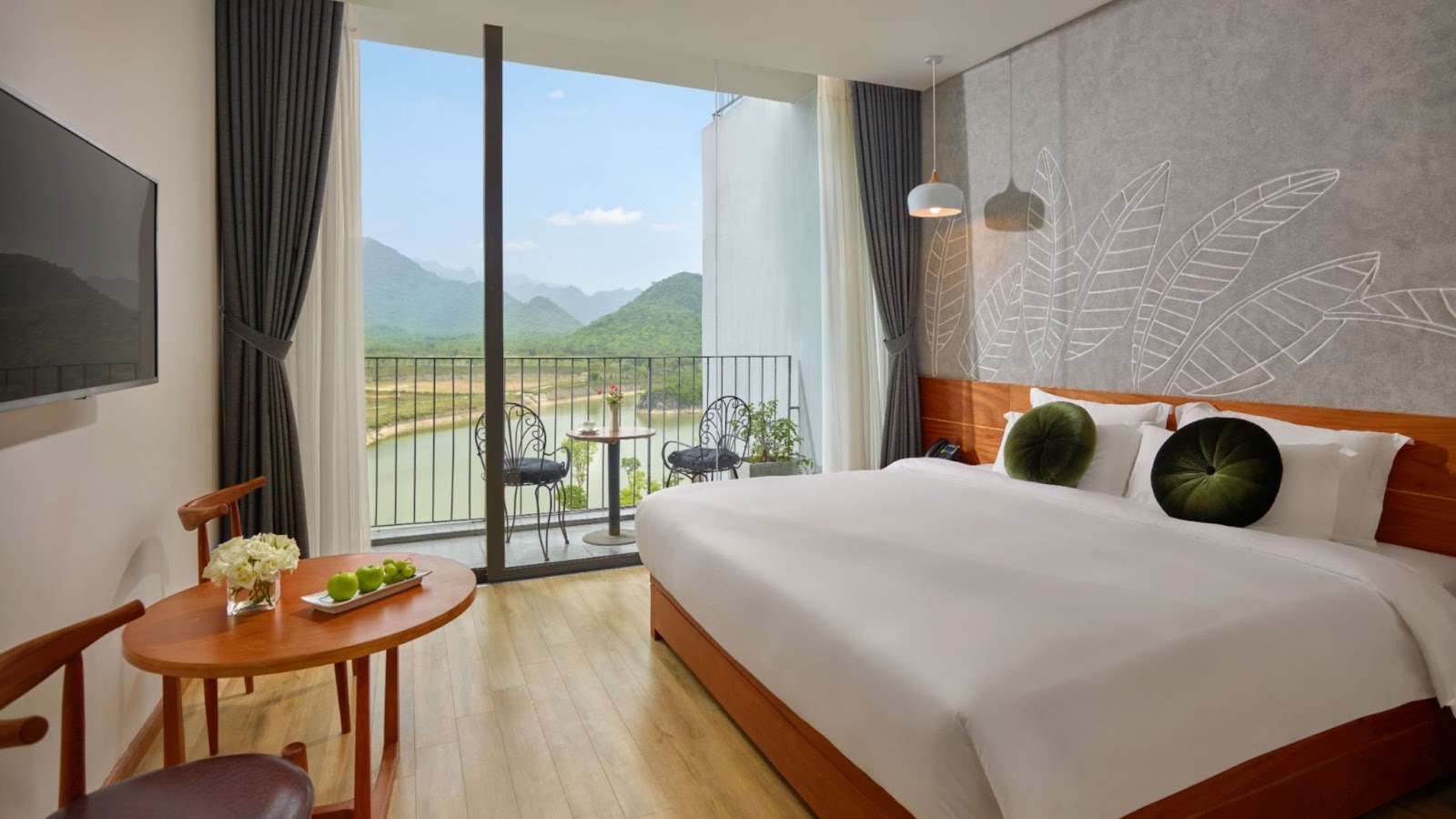 Phòng Deluxe với giường cỡ lớn view núi
