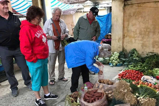 Khám phá chợ phiên tại làng quê